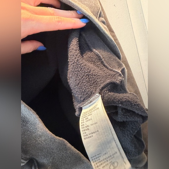 A&F washed black crew neck - Picture 8 of 11